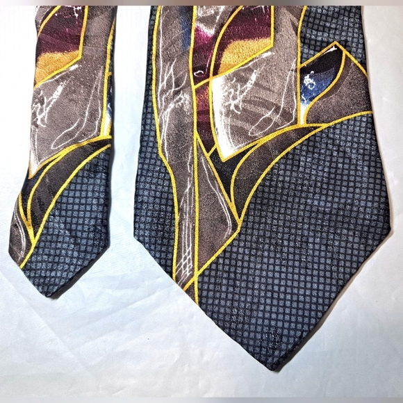 Geoffrey Beene 💯 Silk Men's Necktie 55-57" x 4" Gray/Burgundy Abstract USA Made - Picture 7 of 9
